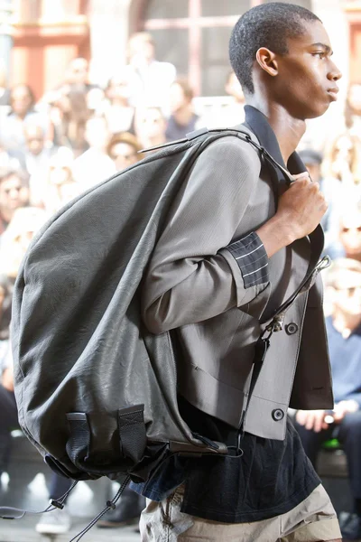 Look 28